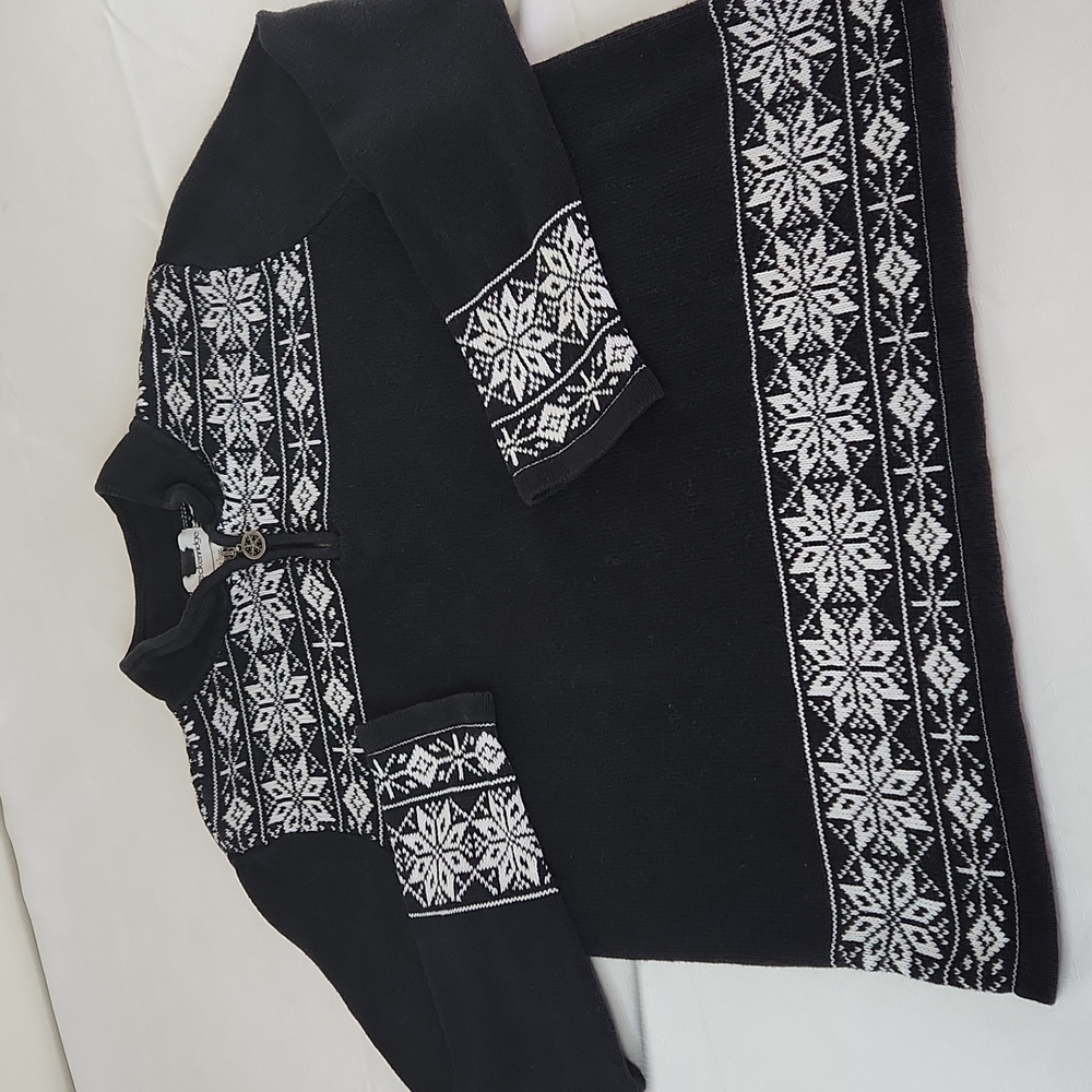 Breckenridge 1/4 zip snowflake sweater. Size L - Picture 2 of 8